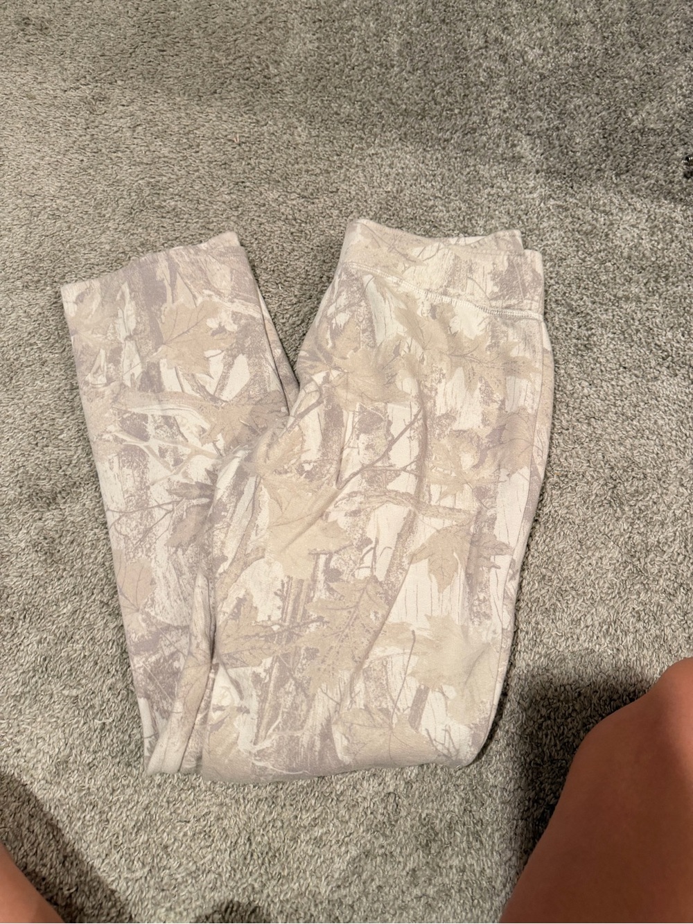 Hollister Light Beige and Gray Printed Jeggings